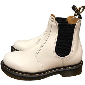 Dr Martens white Chelsea boot smooth 2976 YS ankle boot bootie elastic